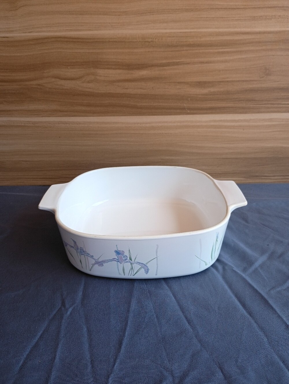 Vintage Corning Ware SHADOW IRIS 2 Liter Casserole Dish